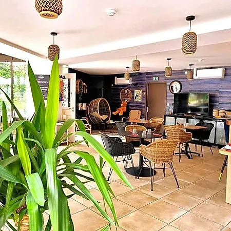 Pavillon Hugo - Maison Etape * Nemours