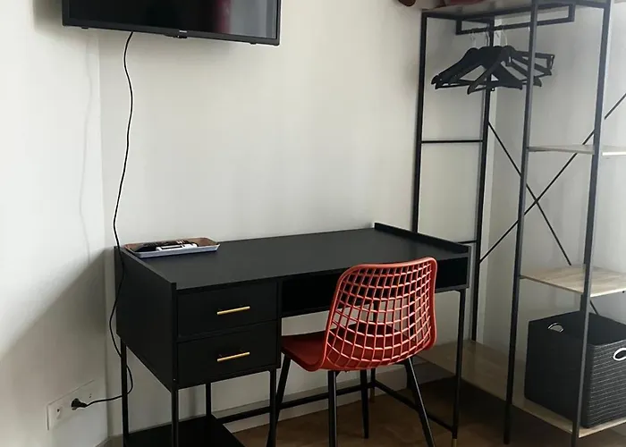 Hotel Pavillon Hugo - Maison Etape *
