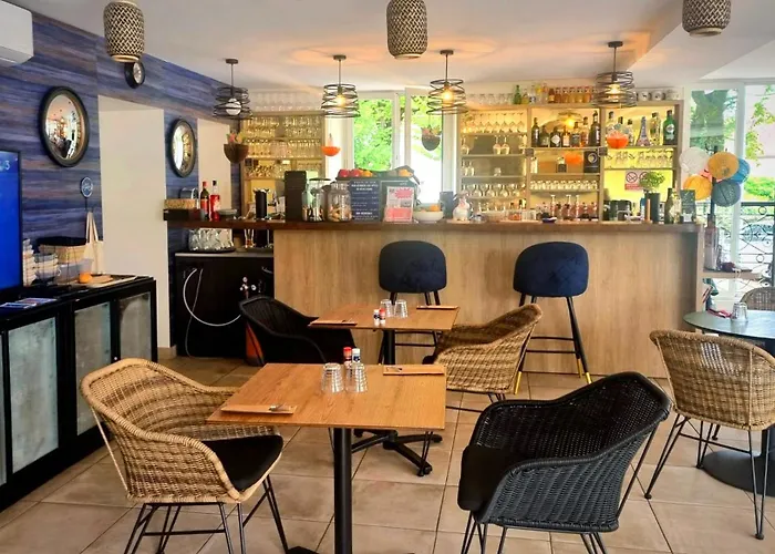 Hotel Pavillon Hugo - Maison Etape *